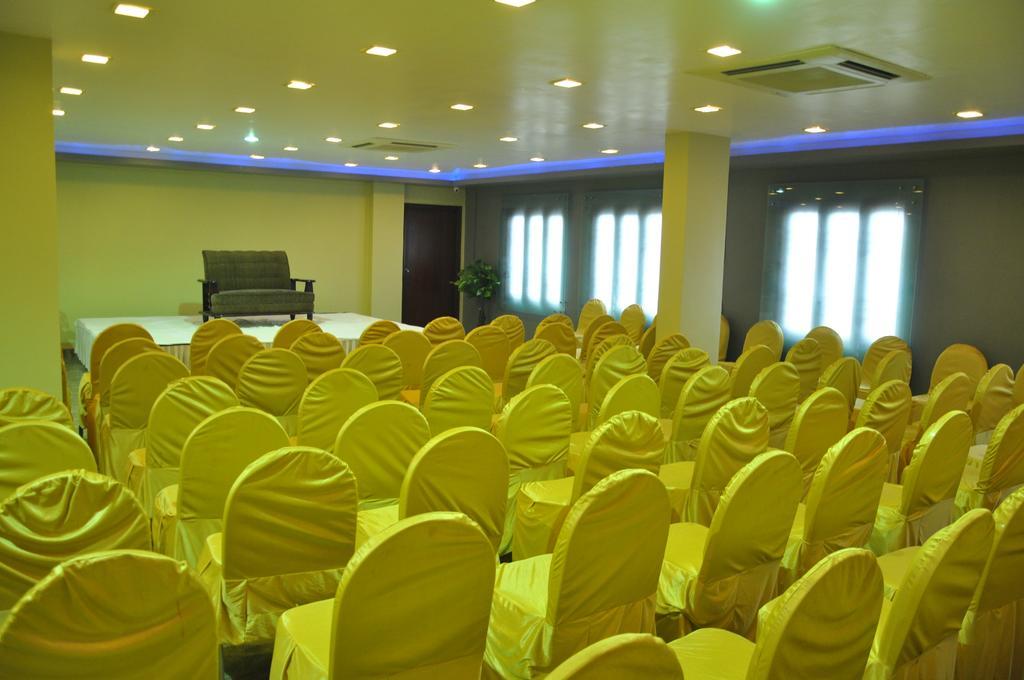 Hotel Vibhav Harsh Варанаси Екстериор снимка