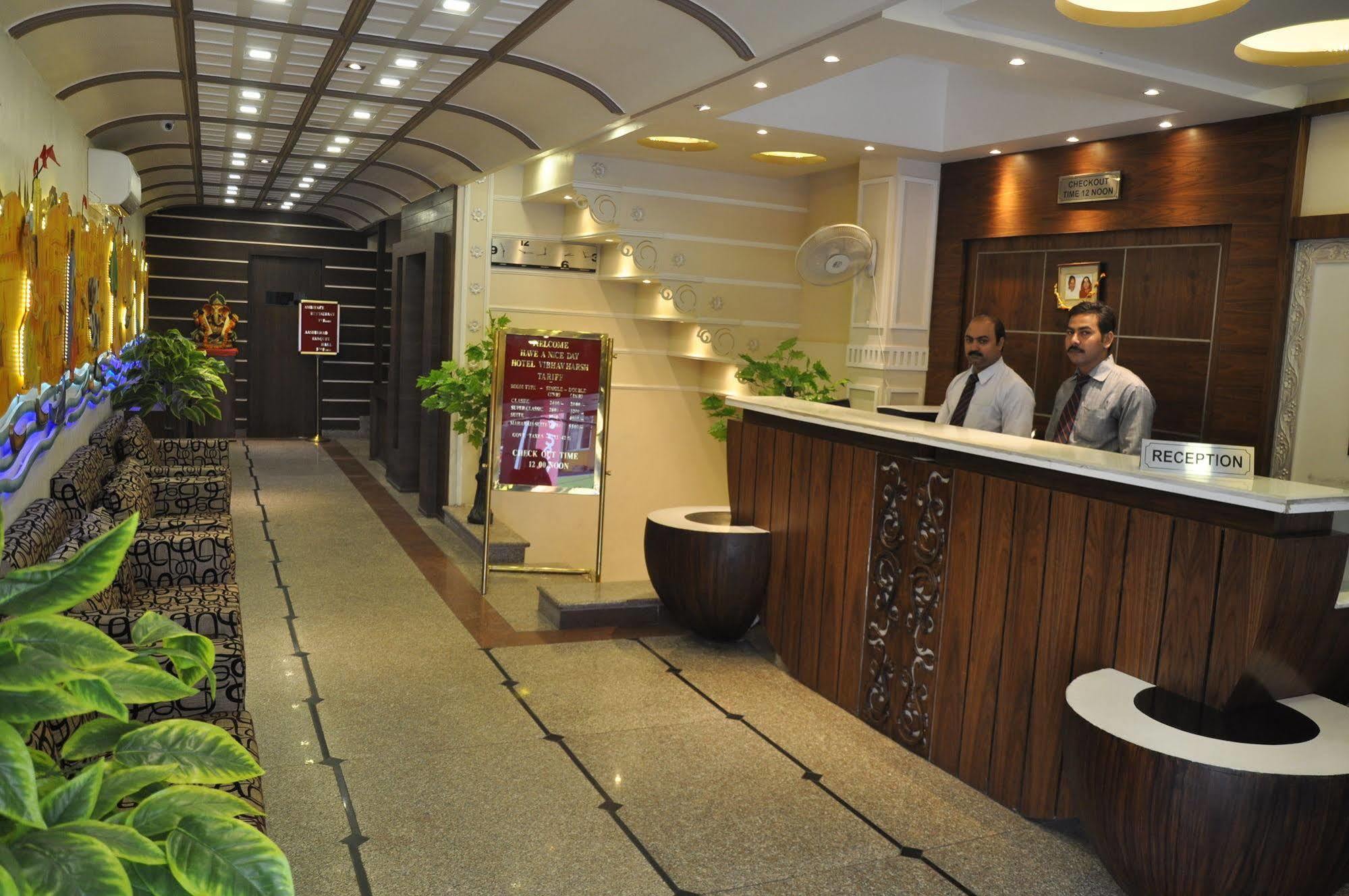 Hotel Vibhav Harsh Варанаси Екстериор снимка