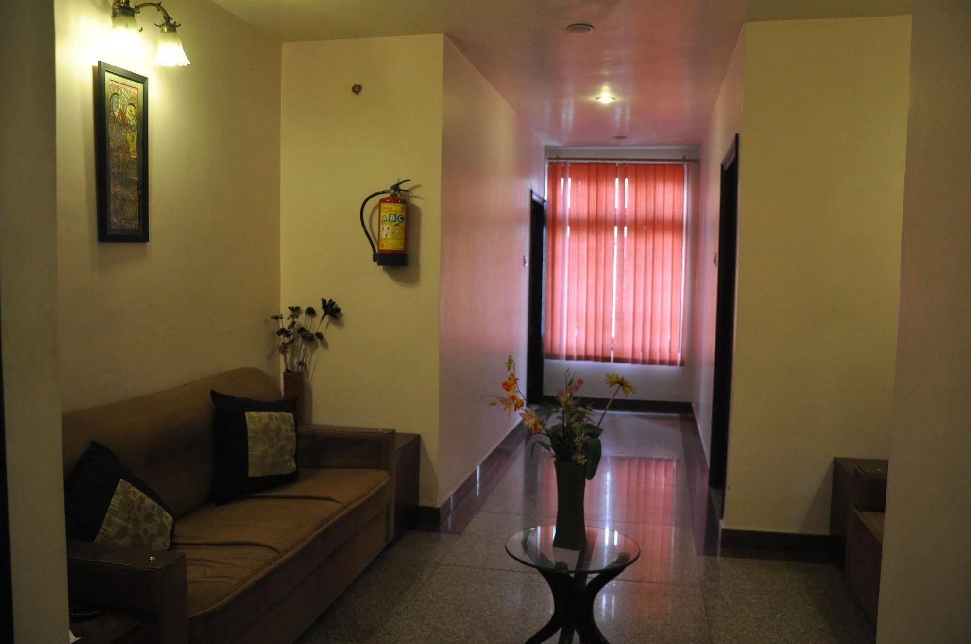 Hotel Vibhav Harsh Варанаси Екстериор снимка