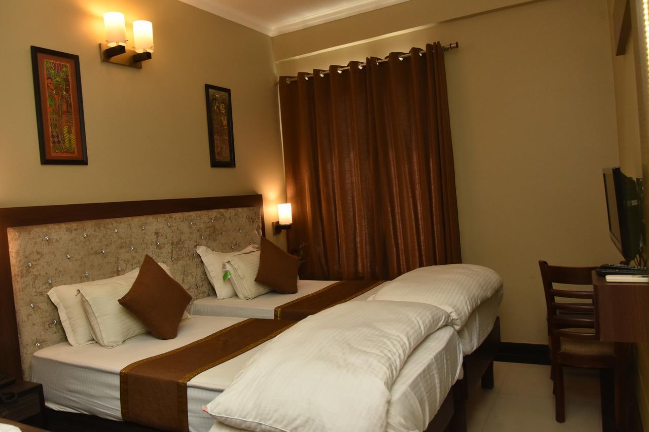 Hotel Vibhav Harsh Варанаси Екстериор снимка