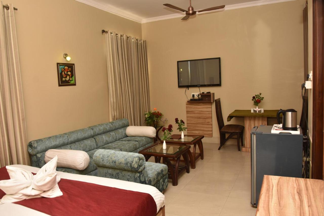 Hotel Vibhav Harsh Варанаси Екстериор снимка