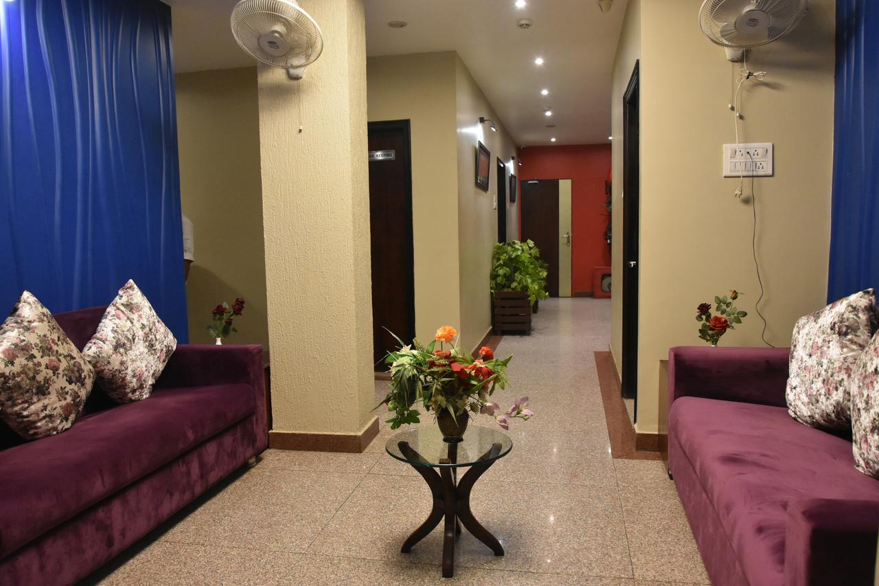 Hotel Vibhav Harsh Варанаси Екстериор снимка