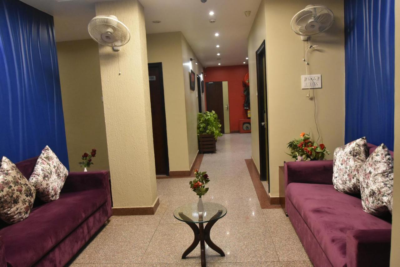 Hotel Vibhav Harsh Варанаси Екстериор снимка